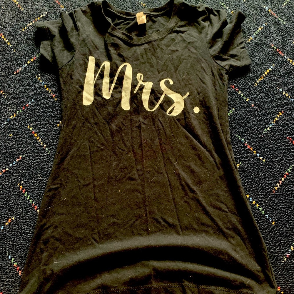 Mrs. graphic tee